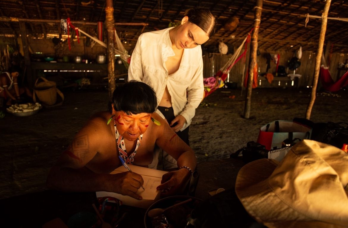 Louisa Schneider bei den Yanomami